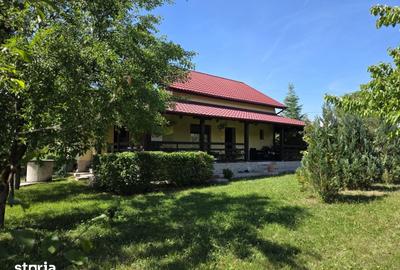 Casă cu 4 camere cu Teren 5095 Mp în Șoimuș - 2