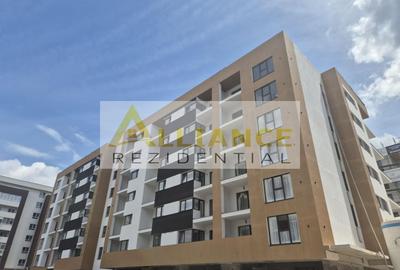 Apartament cu 3 camere decomandat în Sud