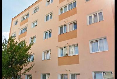 Apartament cu 2 camere decomandat în Astra
