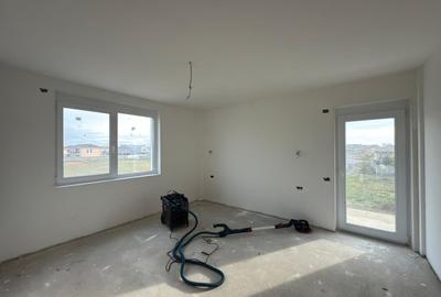 Apartament cu 3 camere decomandat în Giroc - 2