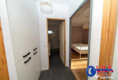 Apartament cu 3 camere semidecomandat în Ultracentral