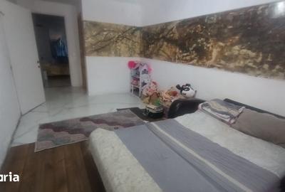 Casă cu 5 camere cu Teren 332 Mp în Central