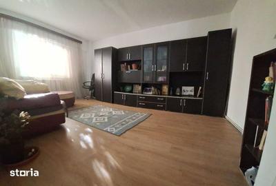 Apartament cu 3 camere în Vitrometan - 1