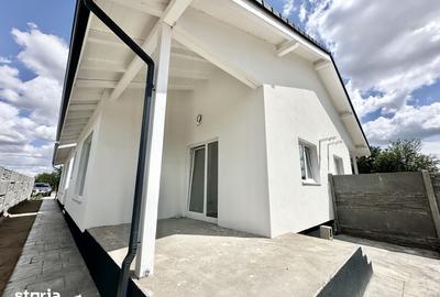 Casă cu 4 camere cu Teren 415 Mp în Albina