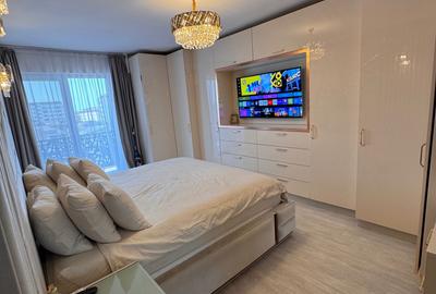 Apartament cu 3 camere decomandat, mobilat în Central