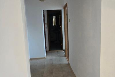 Apartament cu 3 camere decomandat în Micro 6 - 5