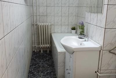 Apartament cu 2 camere semidecomandat în Spitalul Județean