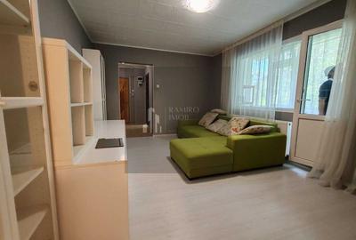 Apartament cu 3 camere semidecomandat, mobilat în Brâncoveanu