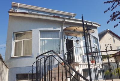 Casă individuală cu 5 camere cu Canalizare în Central - 2