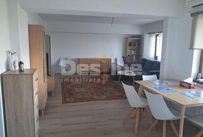 Apartament cu 3 camere decomandat în Micro 6