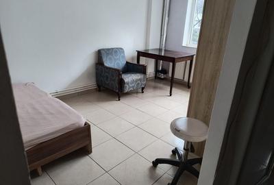 Garsonieră decomandată în Central - 4
