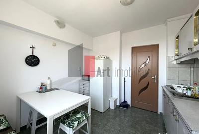 Apartament cu 3 camere decomandat în Dristor