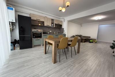Apartament cu 2 camere semidecomandat, mobilat în Central