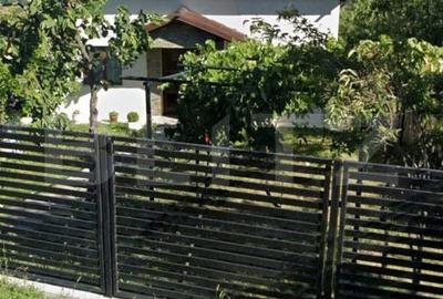 Casă cu 3 camere cu Teren 5000 Mp în Central