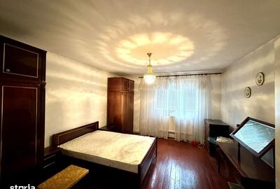 Casă cu 4 camere în Dâmbul Rotund