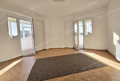 Apartament cu 4 camere decomandat în Port - 3