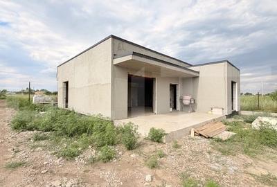 Casă individuală cu 4 camere cu Piscina în Exterior Nord