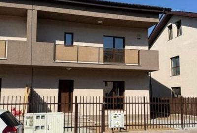 Duplex cu 4 camere cu Canalizare în Dobroești