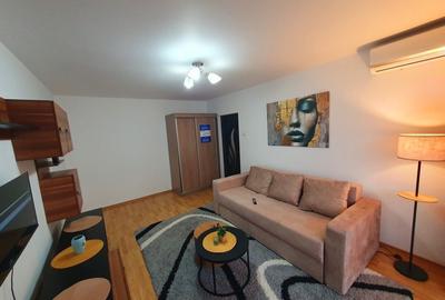 Apartament cu 2 camere decomandat în Runcu