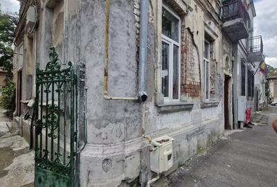 Apartament cu 2 camere semidecomandat în P-ța Unirii