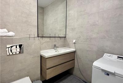 Casă cu 5 camere cu Teren 200 Mp în Central