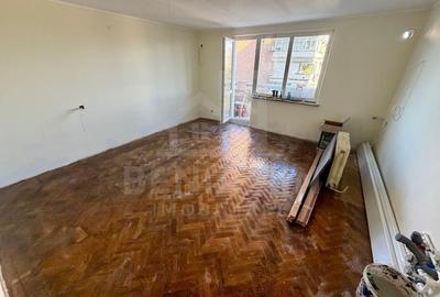 Apartament cu 3 camere decomandat în Ultracentral