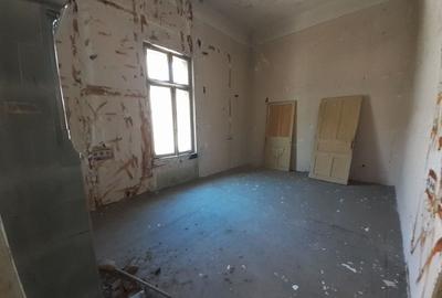 Casă individuală cu 19 camere cu Canalizare în P-ța Romană - 10
