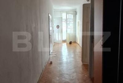 Apartament cu 5 camere în Central - 12