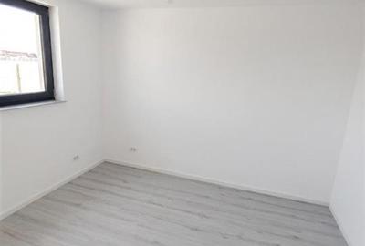 Casă cu 4 camere cu Teren 460 Mp în Nojorid - 4