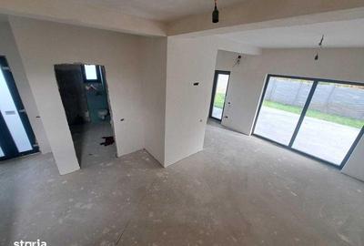 Casă cu 3 camere cu Teren 85 Mp în Central