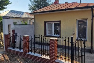 Casă cu 2 camere cu Teren 1000 Mp în Central - 3