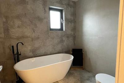 Apartament cu 4 camere în Central