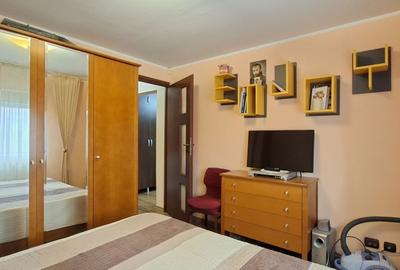 Apartament cu 3 camere decomandat în Mazepa 2