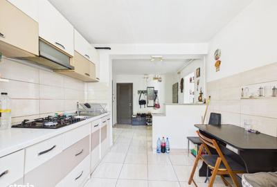 Apartament cu 4 camere decomandat în Cotroceni
