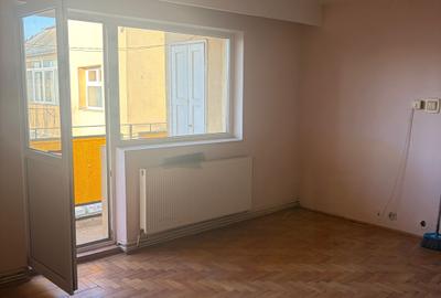 Apartament cu 3 camere decomandat în Micro 16 - 5