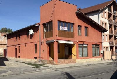Spațiu comercial, de 150 mp, în Central