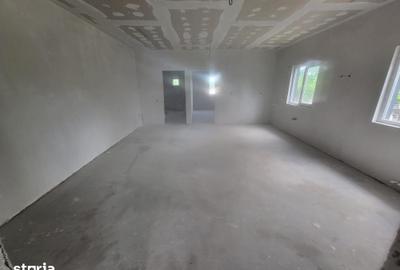 Casă cu 3 camere cu Teren 230 Mp în Lumina