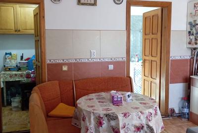 Casă cu 3 camere cu Teren 600 Mp în Central