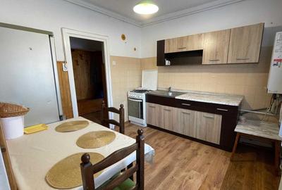 Apartament cu 2 camere decomandat în Plopilor - 1