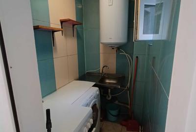 Apartament cu 2 camere decomandat în Războieni