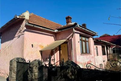 Casă cu 3 camere cu Teren 650 Mp în Central
