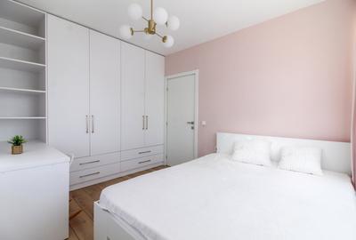 Apartament cu 3 camere semidecomandat în Dâmbul Rotund