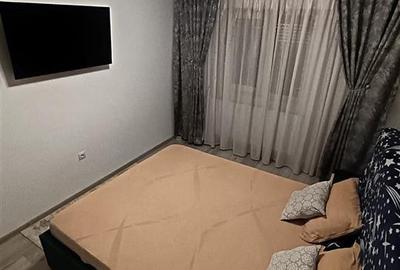 Apartament cu 3 camere decomandat în Apollo