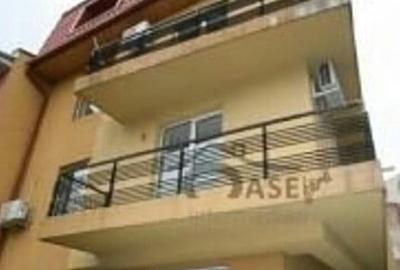 Spațiu comercial, de 220 mp, în Vitan