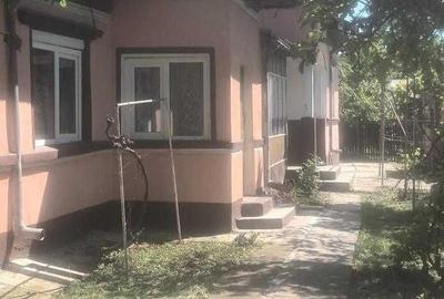Casă cu 4 camere în Răcari