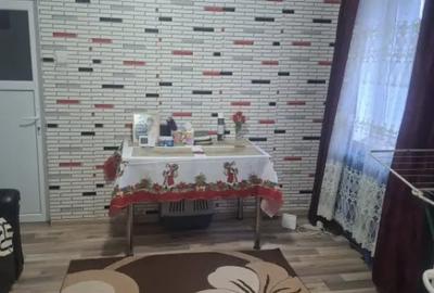 Casă cu 7 camere cu Teren 271 Mp în Central