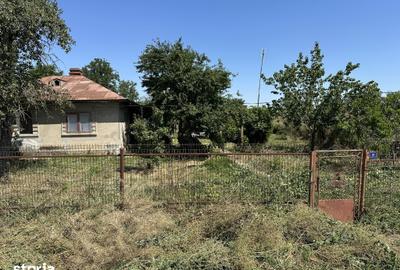 Casă cu 3 camere cu Teren 1200 Mp în Andrășești