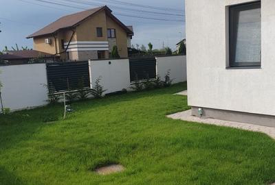 Casă cu 4 camere cu Teren 400 Mp în Dumbrăvița