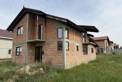 Casă cu 4 camere în Giarmata