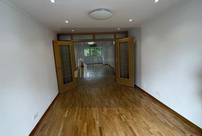 Apartament cu 4 camere semidecomandat în Unirii